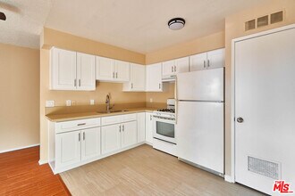 820 S St Andrews Pl in Los Angeles, CA - Foto de edificio - Building Photo