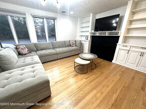 77 Pinewood Ave in West Long Branch, NJ - Building Photo - Building Photo