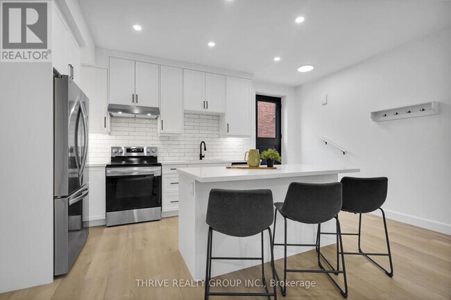 74 Church St in Stratford, ON - Building Photo - Building Photo