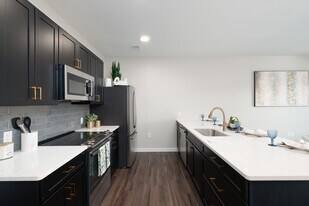 Station on Main in Edwardsville, IL - Building Photo