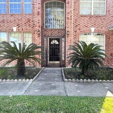 6611 Sunrise Valley Ln in Houston, TX - Building Photo - Building Photo