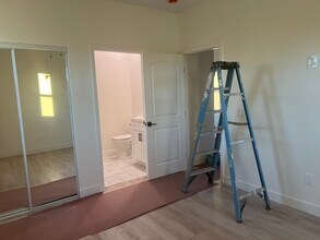 7538 Cozycroft Ave in Los Angeles, CA - Building Photo - Building Photo