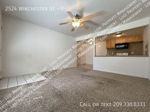 2524 Winchester Dr in Lodi, CA - Foto de edificio - Building Photo