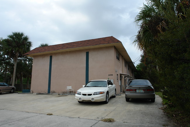 2450 S Palmetto Cir in Daytona Beach, FL - Building Photo - Building Photo