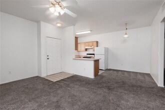 5650 E Sahara Ave in Las Vegas, NV - Building Photo - Building Photo