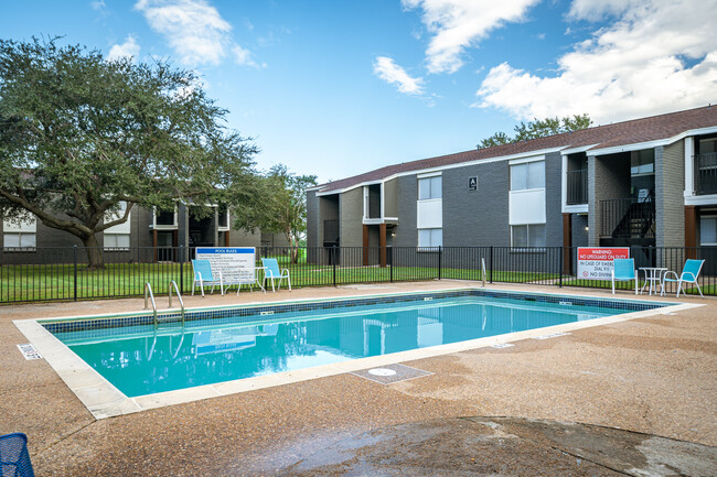 Lantana Apartments