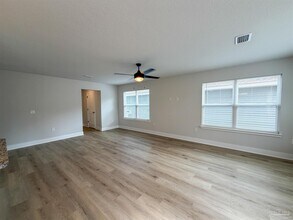 8049 Westpointe Ln in Pensacola, FL - Building Photo - Building Photo