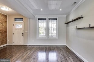 317 Todd Pl NE in Washington, DC - Building Photo