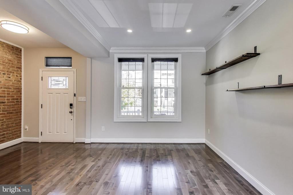 317 Todd Pl NE in Washington, DC - Building Photo