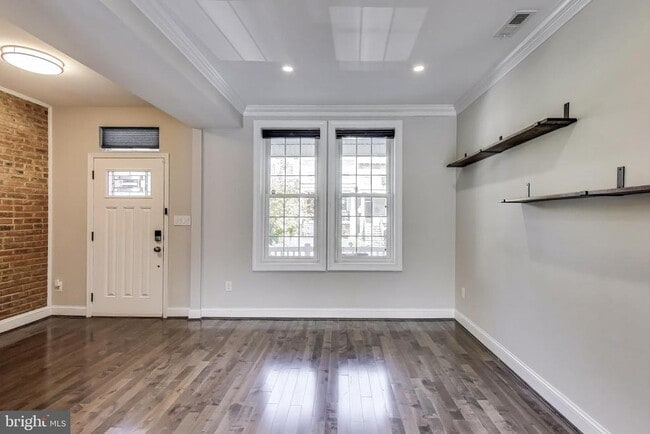 property at 317 Todd Pl NE