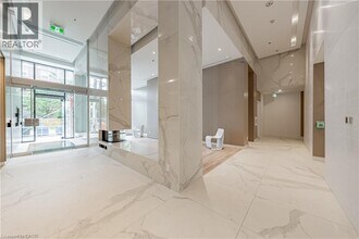 370 Martha St in Burlington, ON - Building Photo - Building Photo