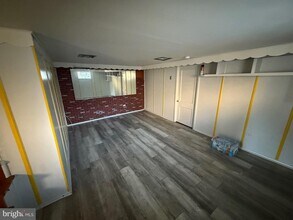 363 Sherbrook Blvd in Upper Darby Township, PA - Foto de edificio - Building Photo