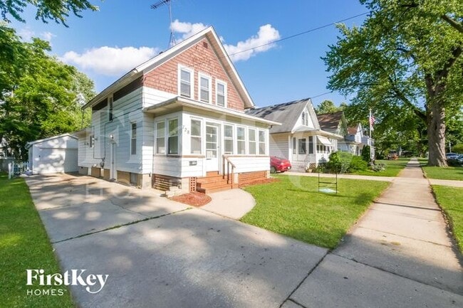 728 Watson St in Aurora, IL - Building Photo - Building Photo