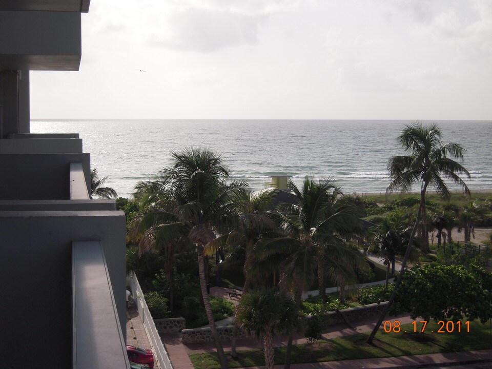 5313 Collins Ave in Miami Beach, FL - Foto de edificio