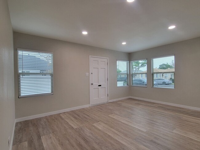 2221-2223 Grand Ave in Long Beach, CA - Building Photo - Building Photo