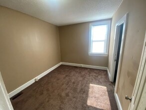 2328 Mitchell Ave in St. Joseph, MO - Building Photo - Building Photo