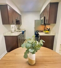 Stonebrook Gated Community in Tulsa, OK - Building Photo - Building Photo