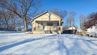 926 S Logan Ave in Independence, MO - Building Photo