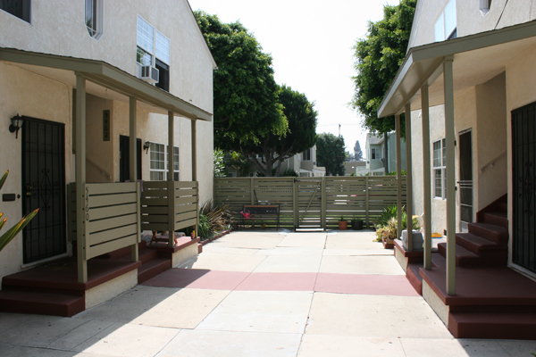 5458 Kinston Ave in Culver City, CA - Building Photo