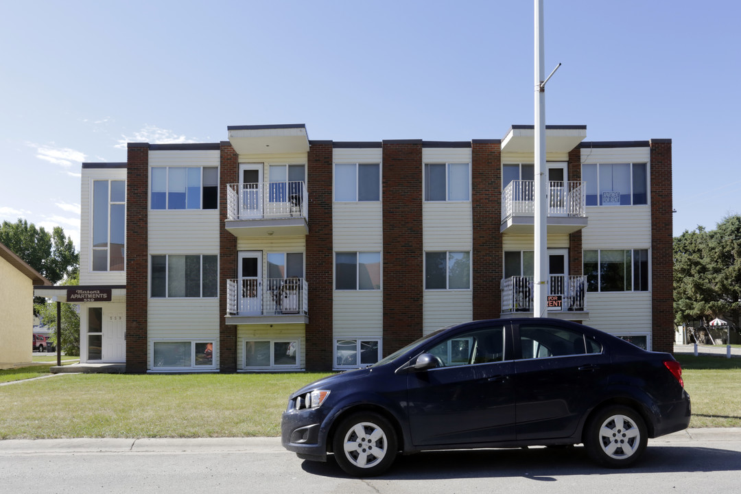 Mason's Apartments in High River, AB - Building Photo