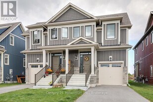 142 RED PINE St in Blue Mountains, ON - Building Photo