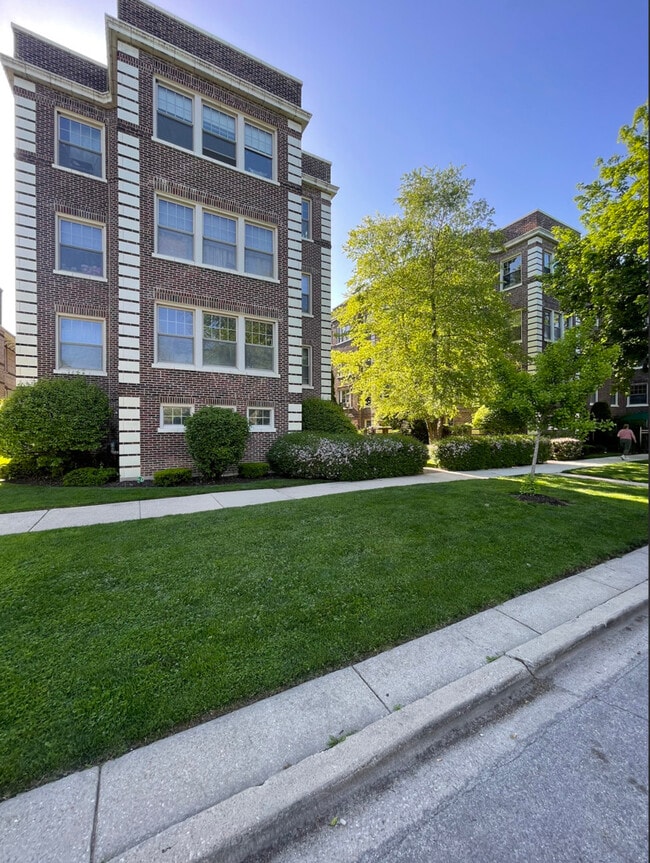 431 N Lombard Ave in Oak Park, IL - Building Photo - Building Photo