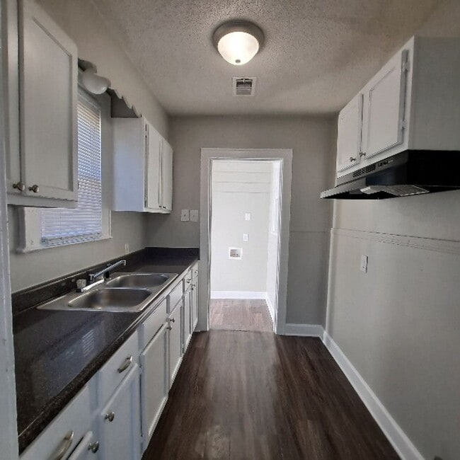927 Maple Dr in Memphis, TN - Building Photo - Building Photo