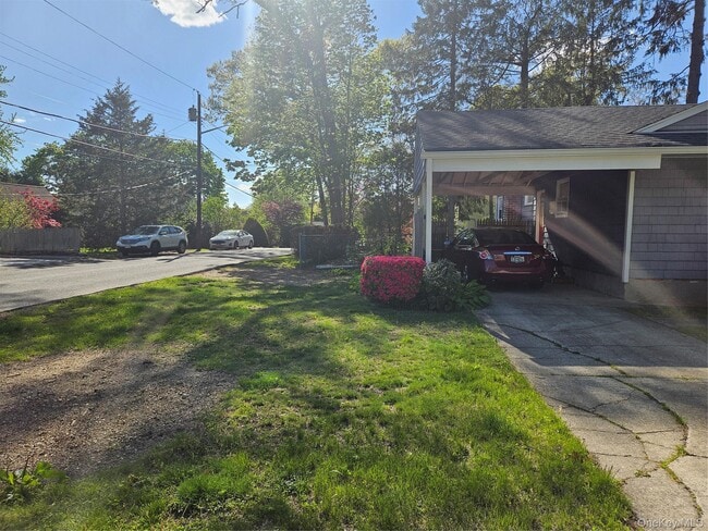 16 Ark Pl in Huntington Station, NY - Building Photo - Building Photo