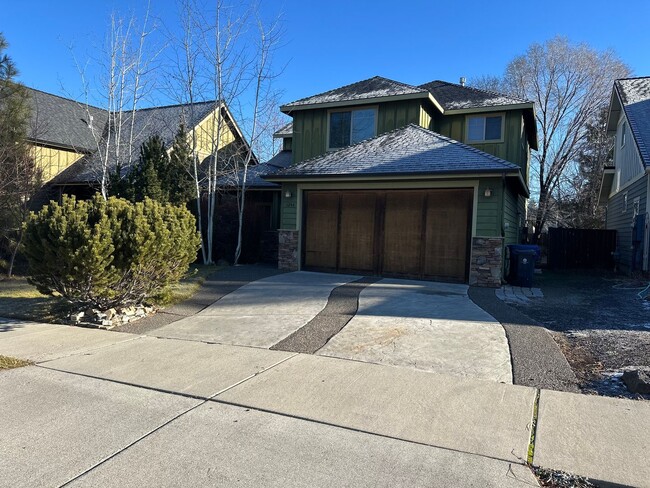 1244 SW Wheeler Pl in Bend, OR - Building Photo - Building Photo