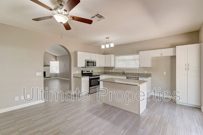 9035 E Jenan Dr in Scottsdale, AZ - Building Photo - Building Photo