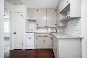 1911 Forest Hill Blvd in Houston, TX - Building Photo - Building Photo