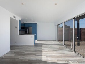 721 Camino Del Mar in Del Mar, CA - Building Photo - Building Photo
