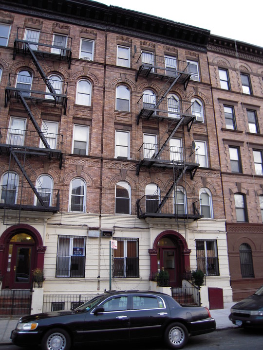 84 Bradhurst Ave in New York, NY - Building Photo