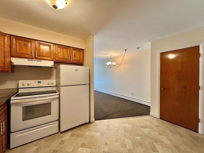 33 Paul St in Newton, MA - Foto de edificio - Building Photo