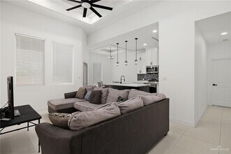 18 Duncan Ln in Edinburg, TX - Building Photo - Building Photo