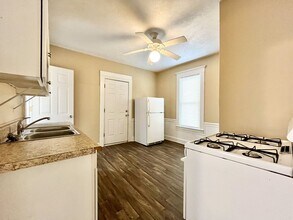 1104 Hermitage St SE in Grand Rapids, MI - Building Photo - Building Photo