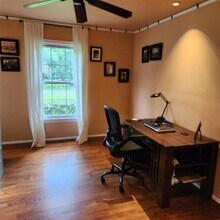 9450 Thornberry Ln in Dallas, TX - Building Photo - Building Photo
