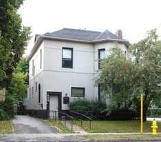 256 Alexander St in Rochester, NY - Building Photo