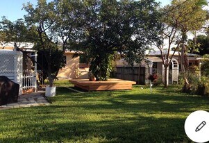 2618 Lincoln St in Hollywood, FL - Building Photo