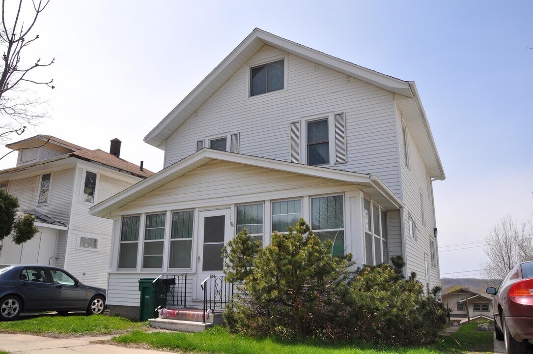 614 N 5th St in Mankato, MN - Building Photo