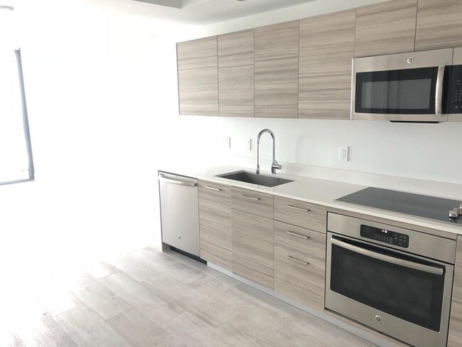 property at 121 NE 34th St