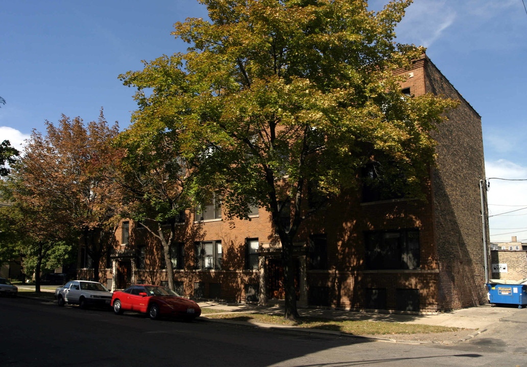 3050-3056 W Sunnyside Ave in Chicago, IL - Building Photo