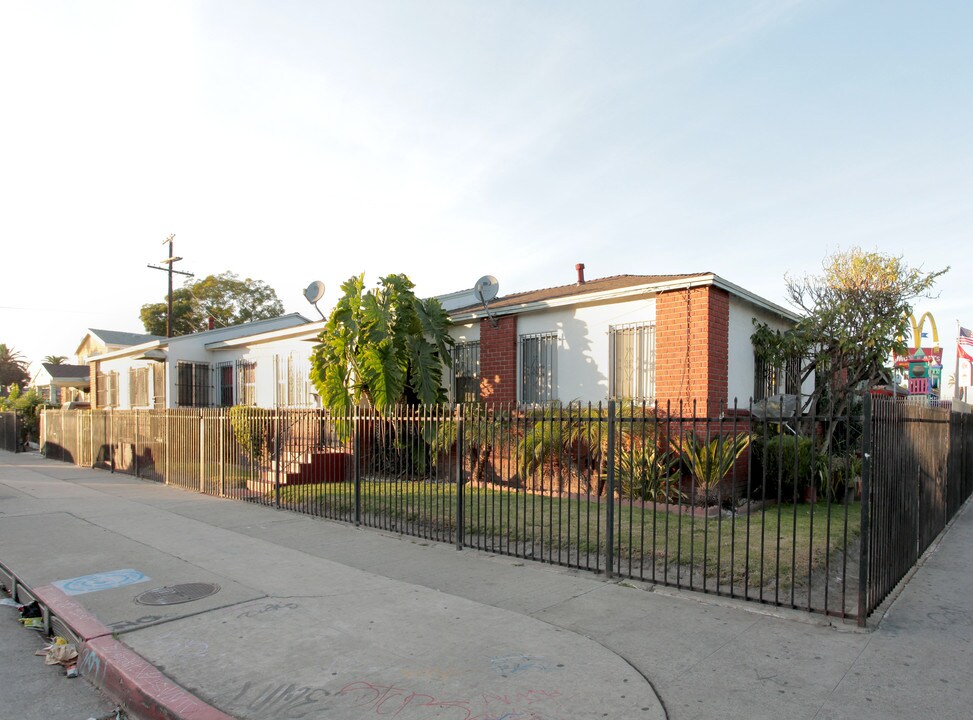 10025 Avalon Blvd in Los Angeles, CA - Building Photo