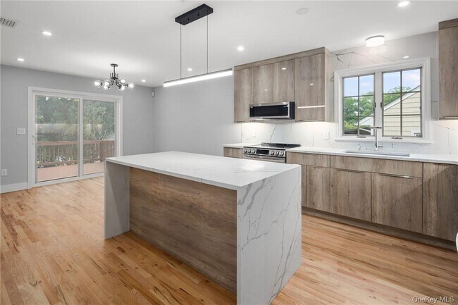 44 Harrison Ave in Harrison, NY - Building Photo - Building Photo