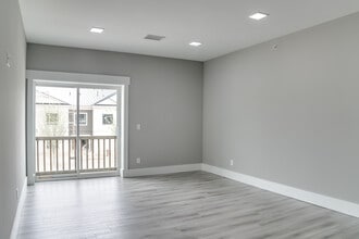 Grand Summit in Grand Blanc, MI - Building Photo - Building Photo