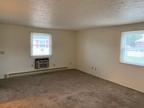 790 Garberdale Square in Bolivar, OH - Building Photo - Building Photo