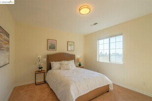 5665 McBryde Ave in Richmond, CA - Building Photo