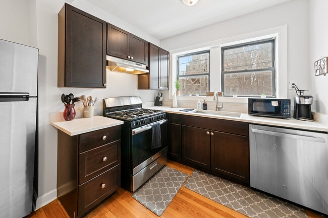 6441 N Hamilton Ave in Chicago, IL - Building Photo - Building Photo