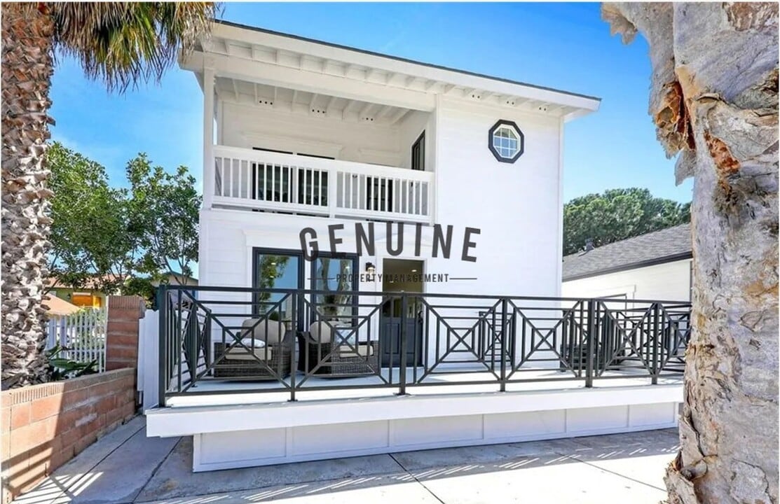 312 Montero Ave in Newport Beach, CA - Building Photo