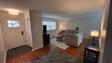 4791 Bourke Rd in Columbus, OH - Building Photo - Building Photo